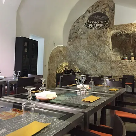 Al Moro Värdshus 3*